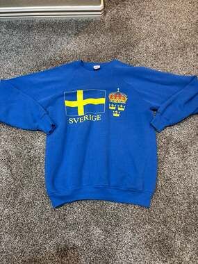 Vintage 80s Fruit of the Loom Sverige Sweden Flag Crewneck Sweatshirt